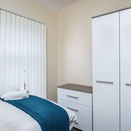 Sleeps 5, Smart Tv'S In Bedrooms Суонси Экстерьер фото
