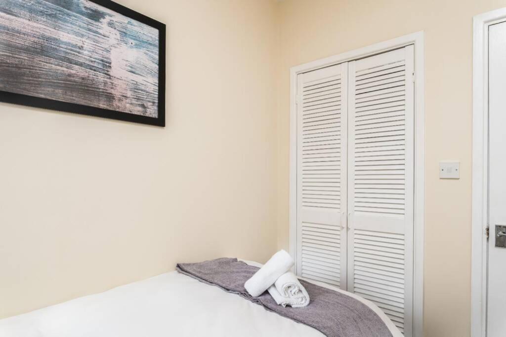 Sleeps 5, Smart Tv'S In Bedrooms Суонси Экстерьер фото